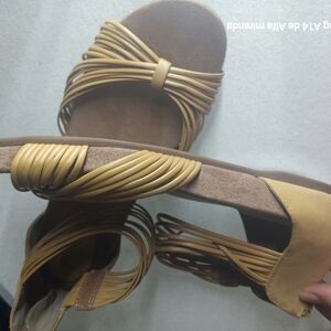 Giani Bernini Brown and Tan Sandals